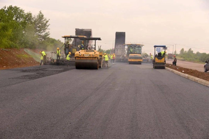 市政道路施工：城市动脉的脉动